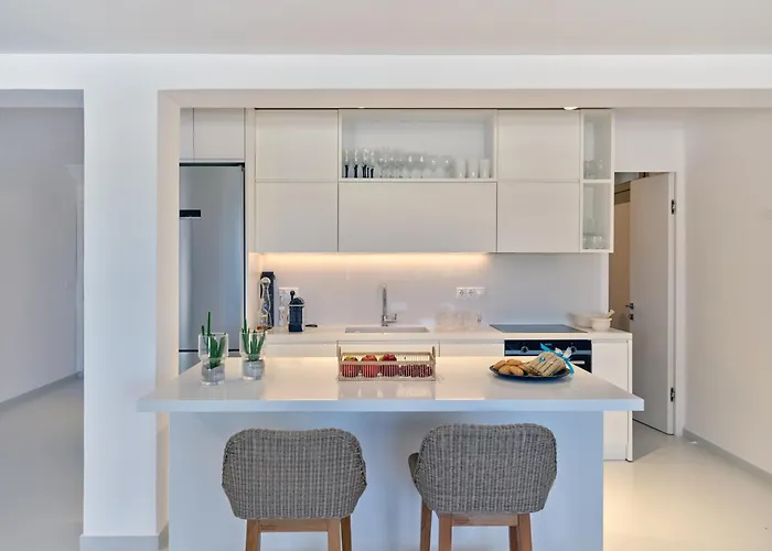 Empire Luxury Villa *